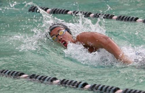 elisbet gana natacion