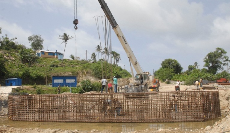 construccion puente toa5