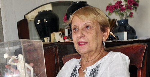 ana-luz-con-la-fama port