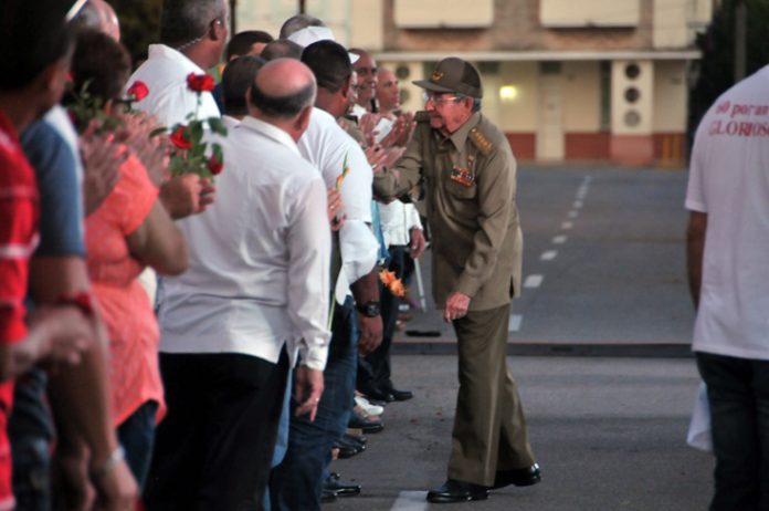 1Presidente Raúl Castro en la acto central del 5 de septiembre1 696x462