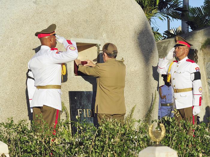 depositadas cenizas fidel