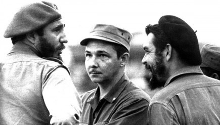 fidel-con-raull-y-el-che-435x247