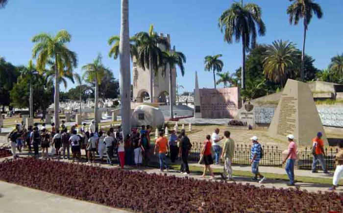 fidel tributo santa ifigenia