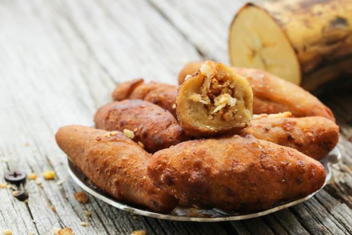 croquetas de platano relleno de frijol