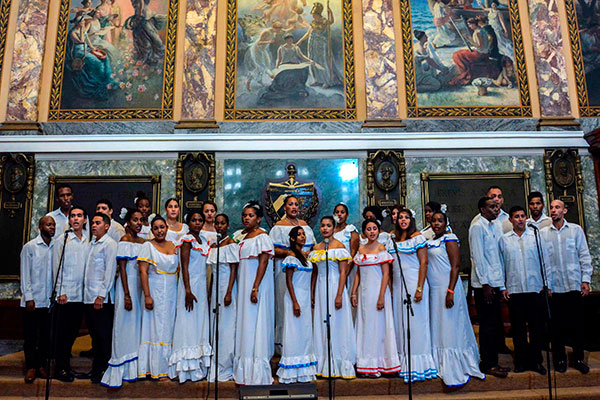 0312 Academia de Canto Mariana de Gonitch