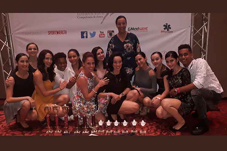 0902 premios diamante Panama Lizt Alfonso