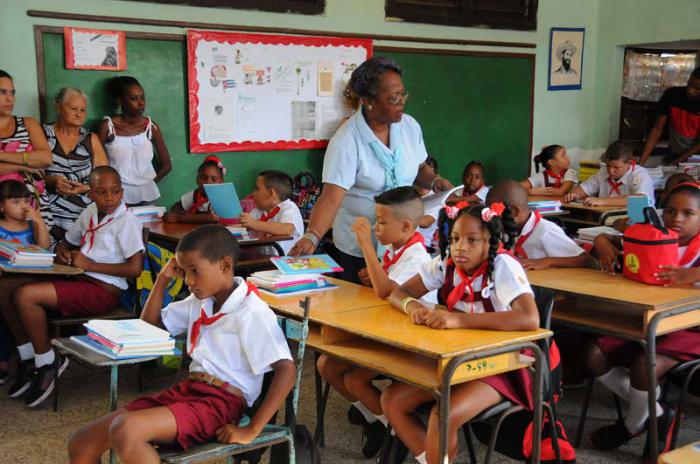 0916 escuelas