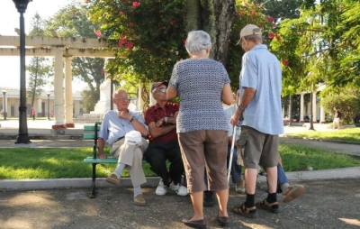 0c1e3f344f44eba8c6015caebaa2a387 L