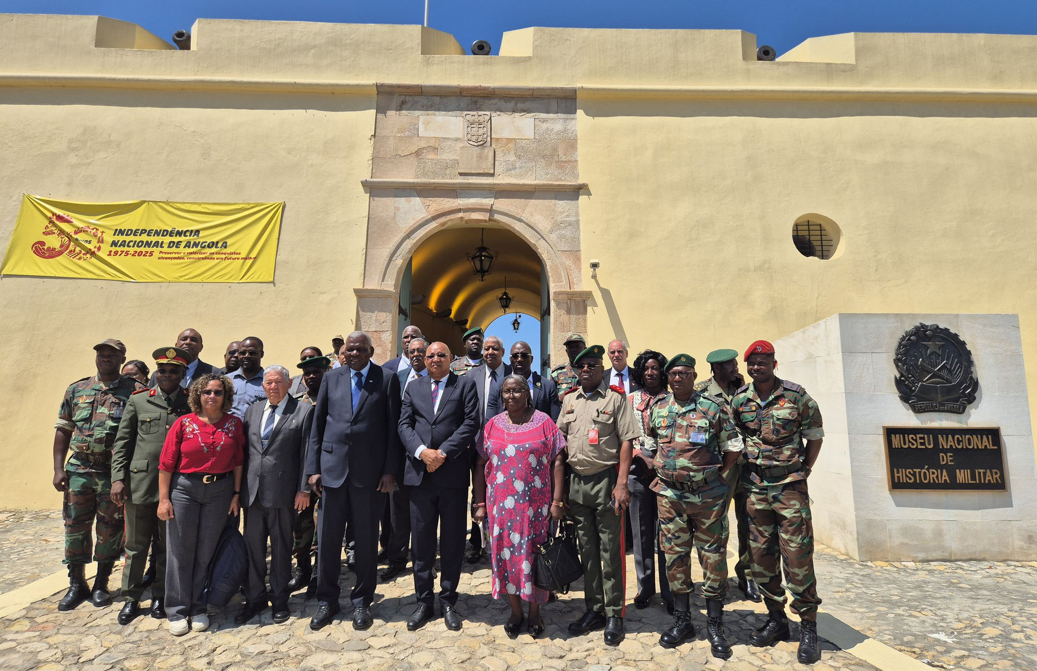 1114 lazo angola museo