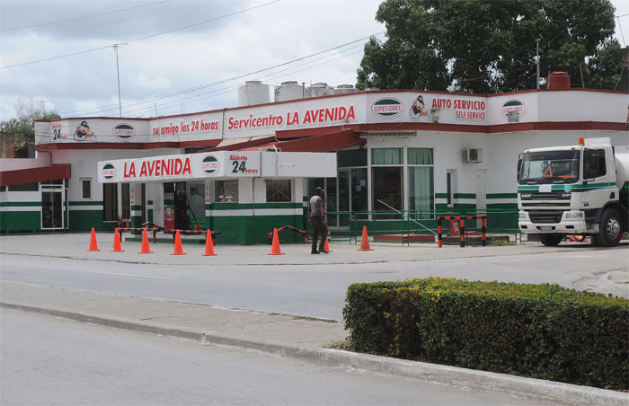 Avenida Camilo Cienfuegos 8