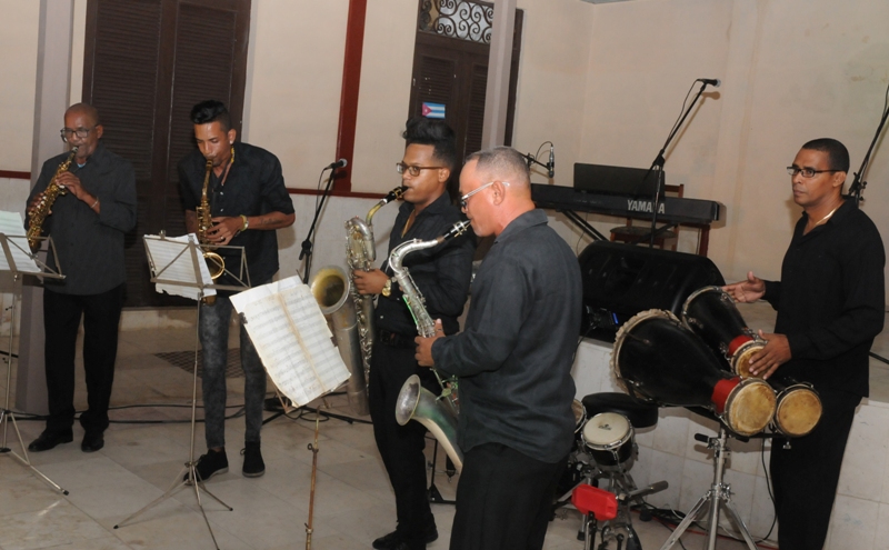 1homenaje a Monier
