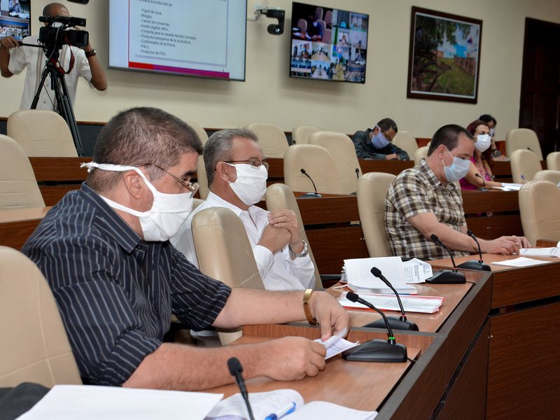 2020 05 04 reunion covid 20.jpg 830x600 q85 subject location 1931640 subsampling 2