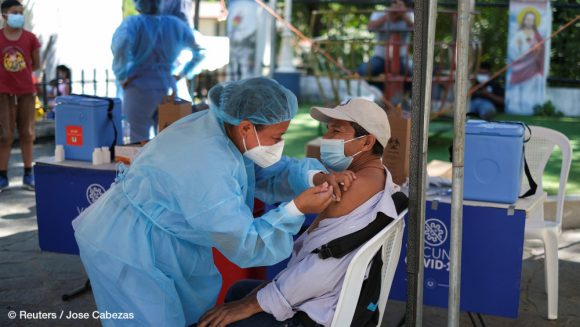 GIGA ElSalvador Oct2021 COVID vaccine Panchimalco Reuters RTXI5F8A JoseCabezas Website 580x327