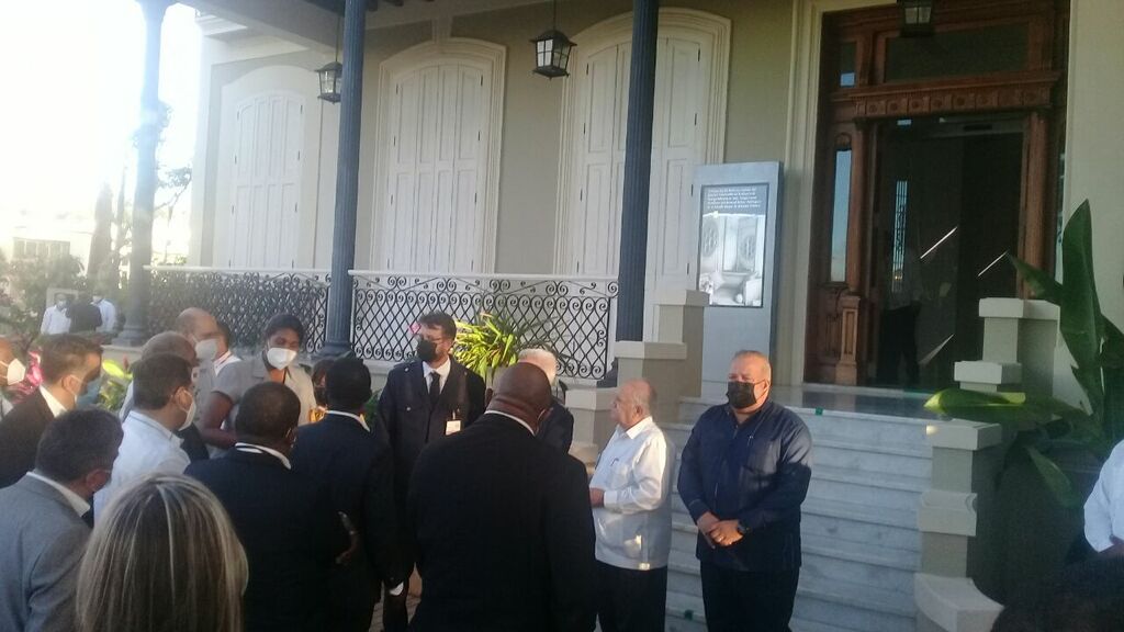 1412 delegaciones visitan centro fidel castro