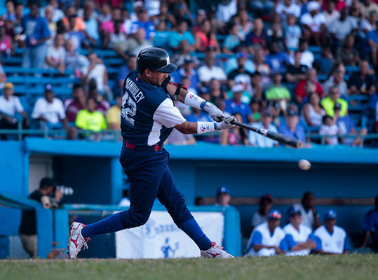 18 58 SN INDvsHOL 14 Yordan Manduley