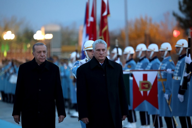 2311 Erdogan y Diaz Canel Turquia