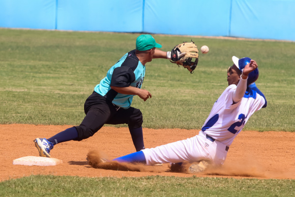 24 SN 63 Isla vs Industriales jugada 2da