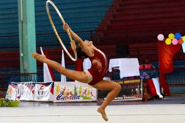 24 Gimnasia rítmica