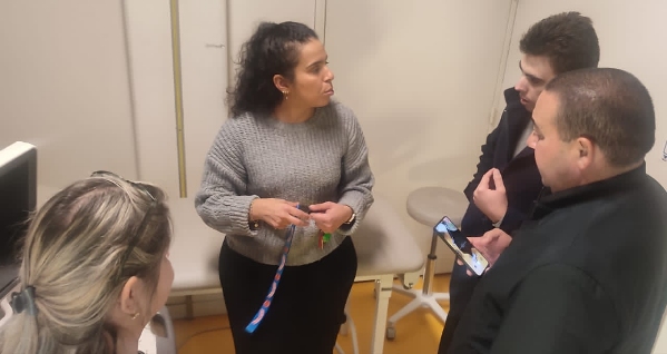24 Venegas visita París