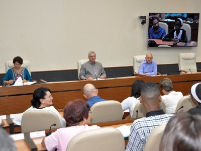 2f2a001cf5c525633b1b3f0fe6e72df8 L