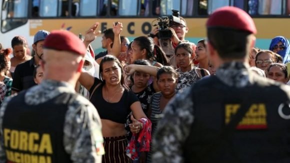 Brasil protestas frente a prisiones por asesinatos 580x326