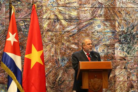 Conmemoran Vietnam y Cuba el 60 aniversario de realciones diplomáticas