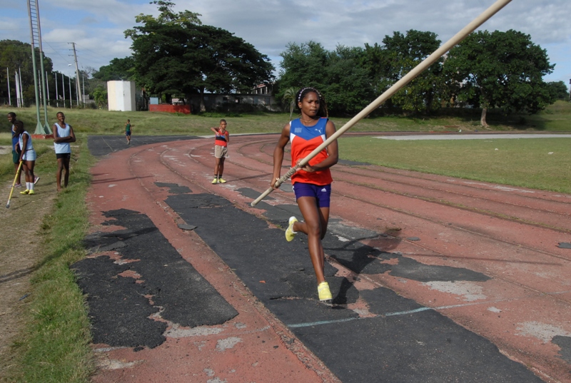 1pista Rogelio Palacios