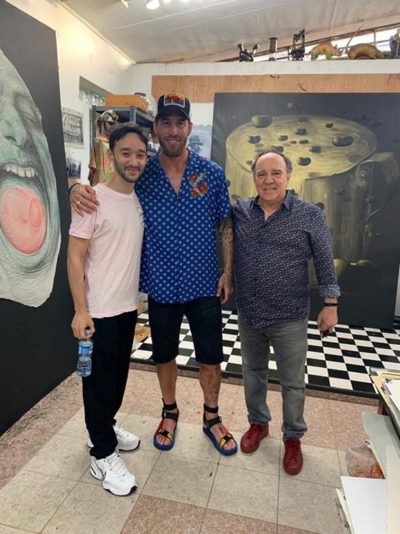 Sergio Ramos en estudio de Roberto Fabelo Instagram 580x773