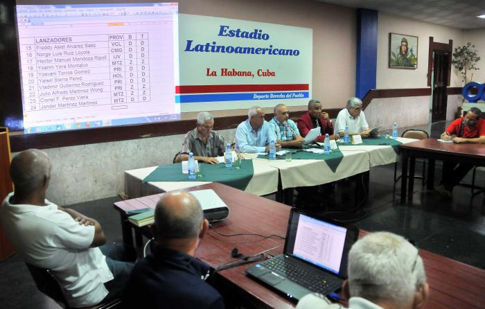 anuncian equipo