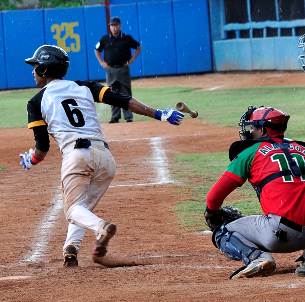 beisbol juego gtmo tunas