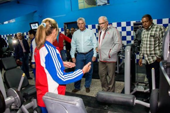 diaz Canel en inauguración de instalaciones deportivas 2 580x387