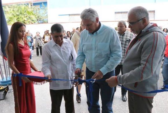 diaz Canel en inauguración de instalaciones deportivas 580x392