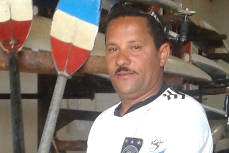 entrenadorCaimanera