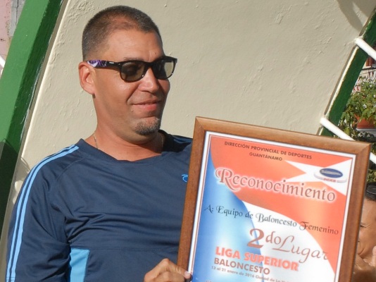 entrenador basquet femenino