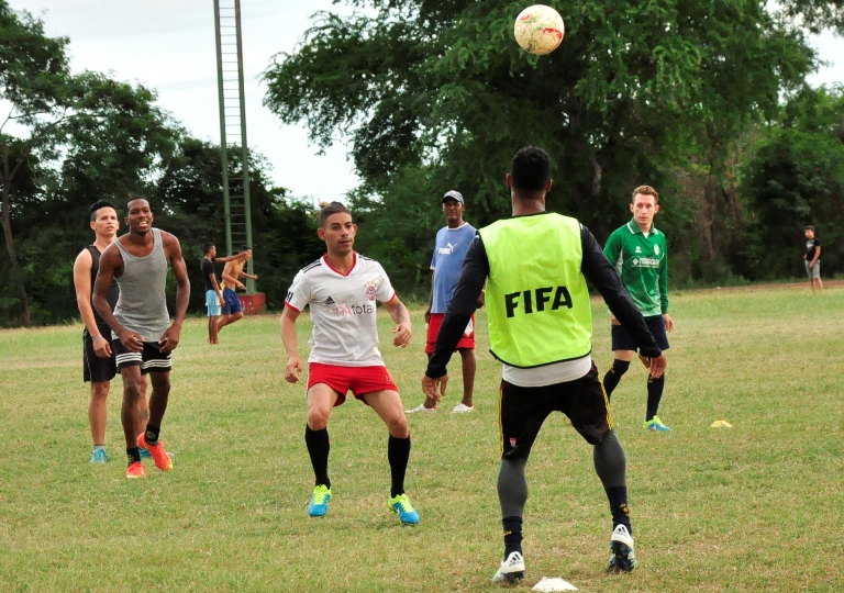 futbol entrenan campeonato