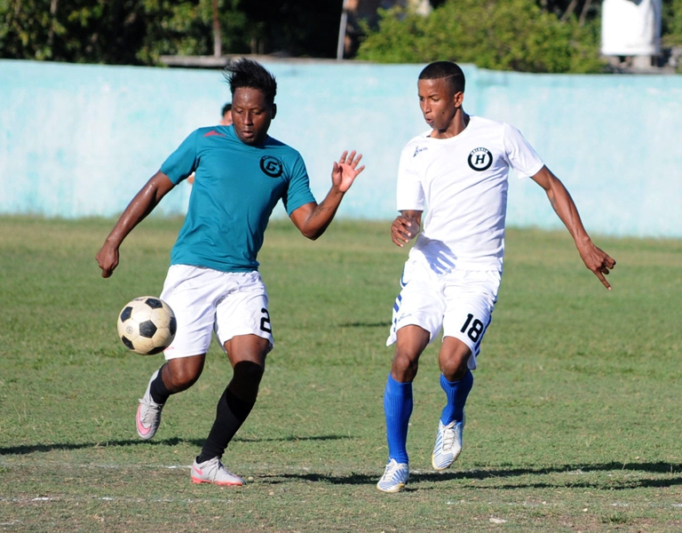 futbol juega gtmo