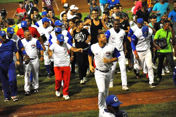 granma beisbol abanderaran