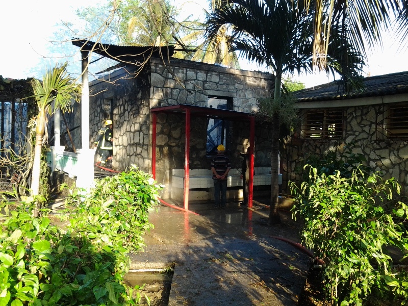 1incendio escuela del Partido 2