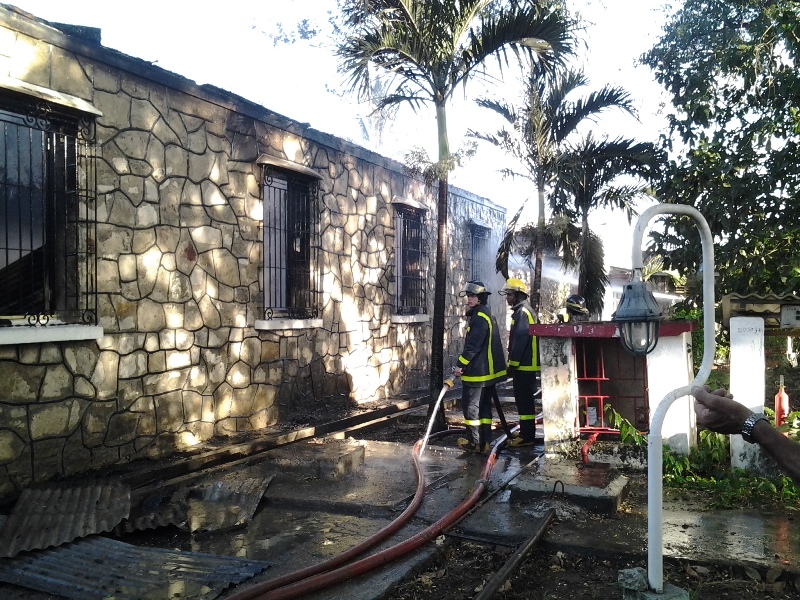 1incendio escuela del Partido 6