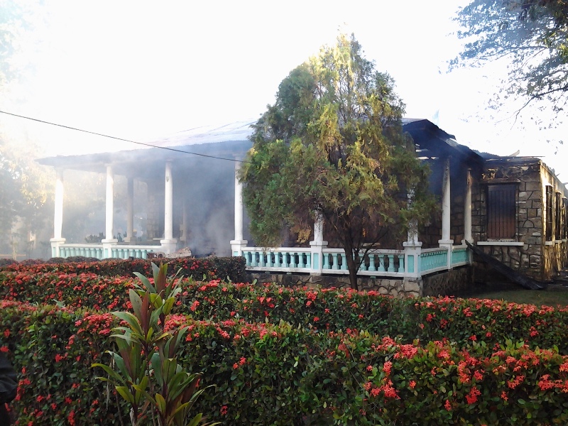 1incendio escuela del Partido 7