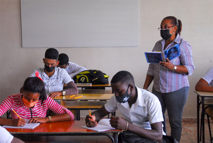 feliz jornada educadores guantanameros 008