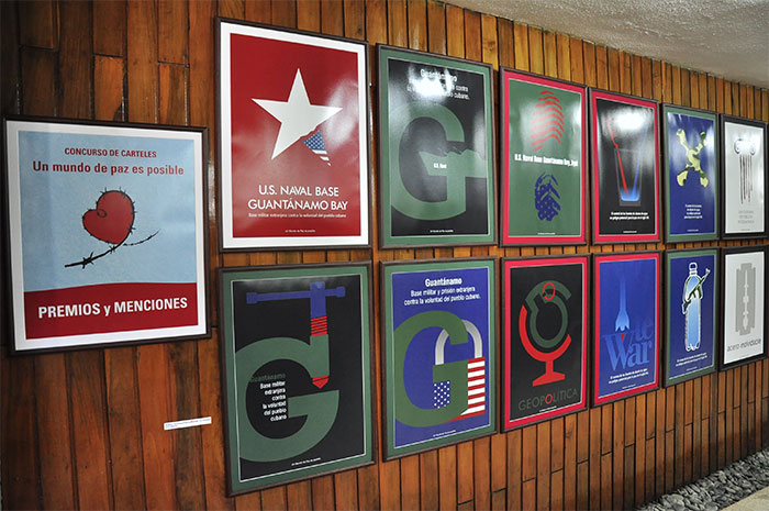 carteles paz gtmo