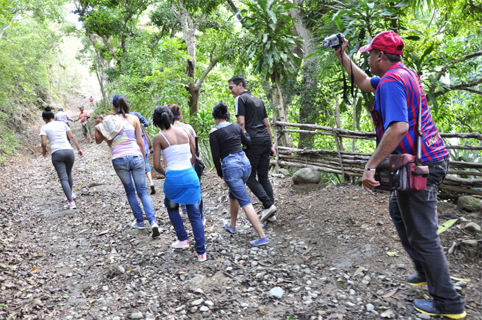 periodistas jovenes expedicion
