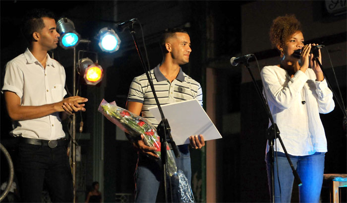 velada cancion politica6