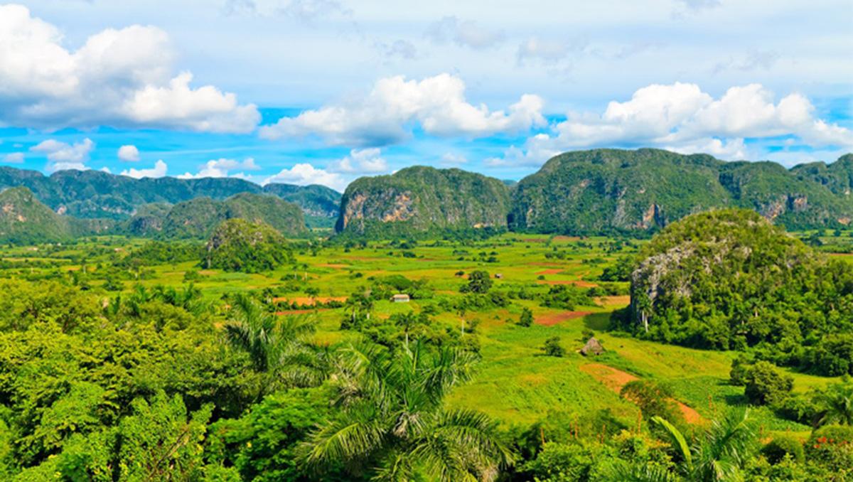 valle de vinales cuba bestintravel2016 kamira shutterstock