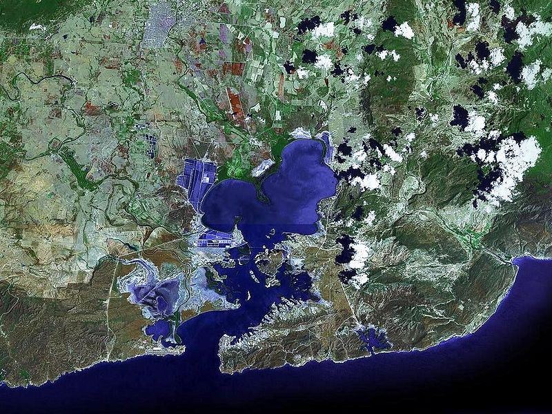 800px Guantanamo bay satellite image
