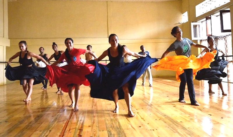 Ensayo de bailarines en sede de la compañía Foto Olaph Johe Quiala