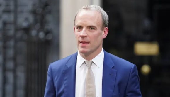 dominic raab vice primer ministro reino unido acoso renuncia abril 23 580x330