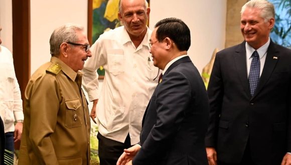 raul diazcanel presidente asamblea vietnam abril20 2023 580x330