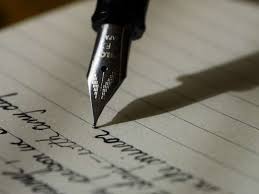 pluma escribiendo